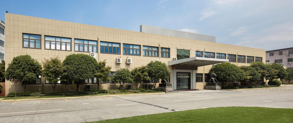 凱澤金屬主營(yíng)產(chǎn)品有：鈦靶,鉻靶,鋯靶,鎳靶,鈦鋁靶,鈦絲,鈦鍛件,鈦加工件,鈦塊,鈦法蘭,鈦靶材,鈦靶塊,高純鈦靶,鈦板靶,鈦管靶,鈦平面靶,鉻靶材,鉻旋轉(zhuǎn)靶,鋯靶塊,鋯管靶,鎳靶材,鎳靶塊,鈦鋁靶材,鈦鋁靶塊,鈦合金絲,TA1鈦絲,TC4鈦絲,鈦合金鍛件,TC4鈦鍛件,TC11鈦鍛件,鈦合金加工件,鈦合金異形件,鈦異形加工件,TC4鈦加工件,鈦合金方塊,鈦方塊,鈦合金法蘭,TA1鈦法蘭,TA2鈦法蘭,TC4鈦法蘭,鈦螺絲,鈦合金棒,鈦合金板,鈦合金管,鈦環(huán),
鈦管件,鈦合金餅等，庫(kù)存充足，規(guī)格齊全，支持現(xiàn)貨或定制